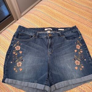 Vintage America Blues embroidered Boho stretch denim shorts cuffed hem Size 16